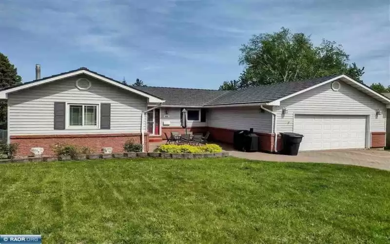 600 Van Buren, Eveleth, Minnesota 55734, 3 Bedrooms Bedrooms, ,2.5 BathroomsBathrooms,Residential,Van Buren,146789