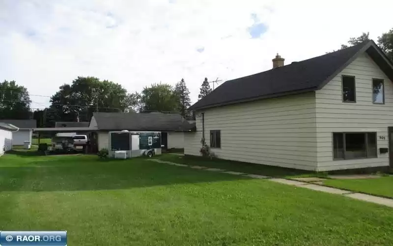 609 8th St, Chisholm, Minnesota 55719, 3 Bedrooms Bedrooms, ,1 BathroomBathrooms,Residential,8th St,146990