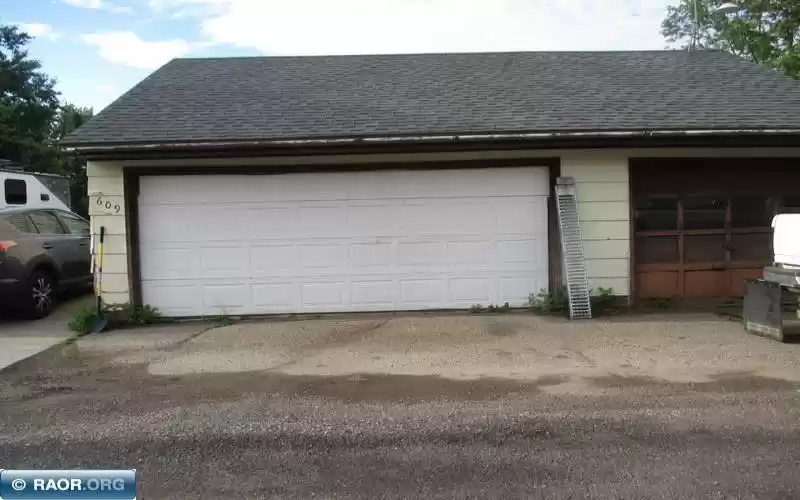 609 8th St, Chisholm, Minnesota 55719, 3 Bedrooms Bedrooms, ,1 BathroomBathrooms,Residential,8th St,146990