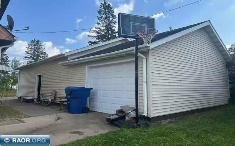 324 41st Street, Hibbing, Minnesota 55746, 4 Bedrooms Bedrooms, ,1.5 BathroomsBathrooms,Residential,41st Street,147293