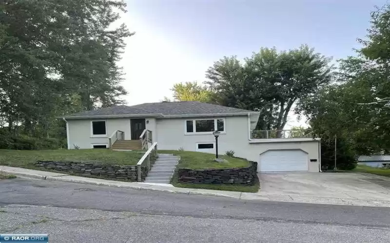 1011 Jefferson St, Eveleth, Minnesota 55734, 3 Bedrooms Bedrooms, ,2 BathroomsBathrooms,Residential,Jefferson St,147307