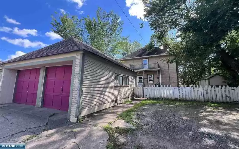 213 2nd St S, Virgina, Minnesota 55792, 5 Bedrooms Bedrooms, ,2 BathroomsBathrooms,Residential,2nd St S,147380