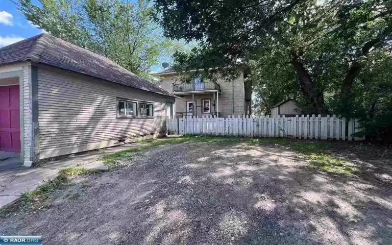 213 2nd St S, Virgina, Minnesota 55792, 5 Bedrooms Bedrooms, ,2 BathroomsBathrooms,Residential,2nd St S,147380