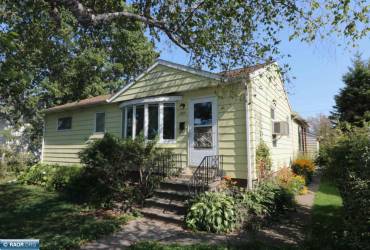 1105 12th Street, Virginia, Minnesota 55792, 3 Bedrooms Bedrooms, ,2.5 BathroomsBathrooms,Residential,12th Street,147475