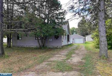 23 13th Street, Chisholm, Minnesota 55719, 3 Bedrooms Bedrooms, ,1 BathroomBathrooms,Residential,13th Street,147491