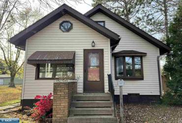 3801 4th Ave E, Hibbing, Minnesota 55746, 4 Bedrooms Bedrooms, ,2 BathroomsBathrooms,Residential,4th Ave E,147677