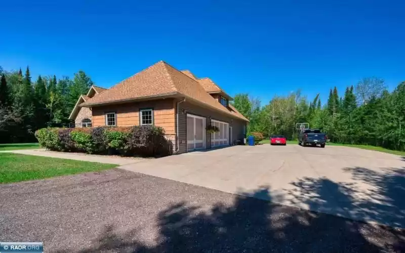 1719 37th St, Hibbing, Minnesota 55746, 5 Bedrooms Bedrooms, ,3.5 BathroomsBathrooms,Residential,37th St,147679