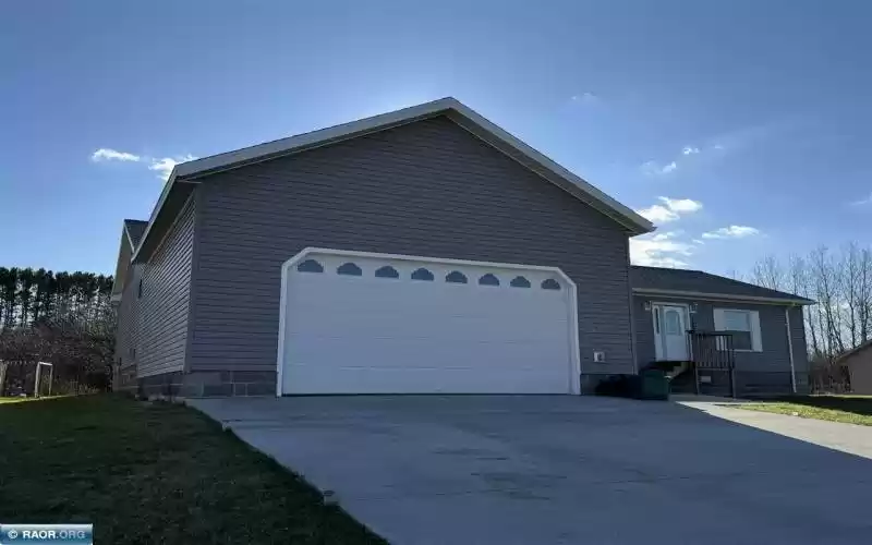 1009 12, Chisholm, Minnesota 55719, 3 Bedrooms Bedrooms, ,2 BathroomsBathrooms,Residential,12,147709