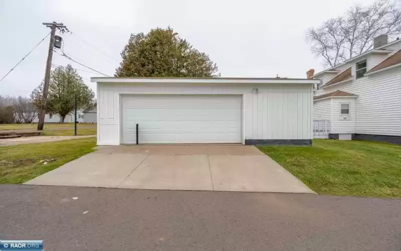 300 4th Ave N, Biwabik, Minnesota 55708-000, 3 Bedrooms Bedrooms, ,1 BathroomBathrooms,Residential,4th Ave N,147713