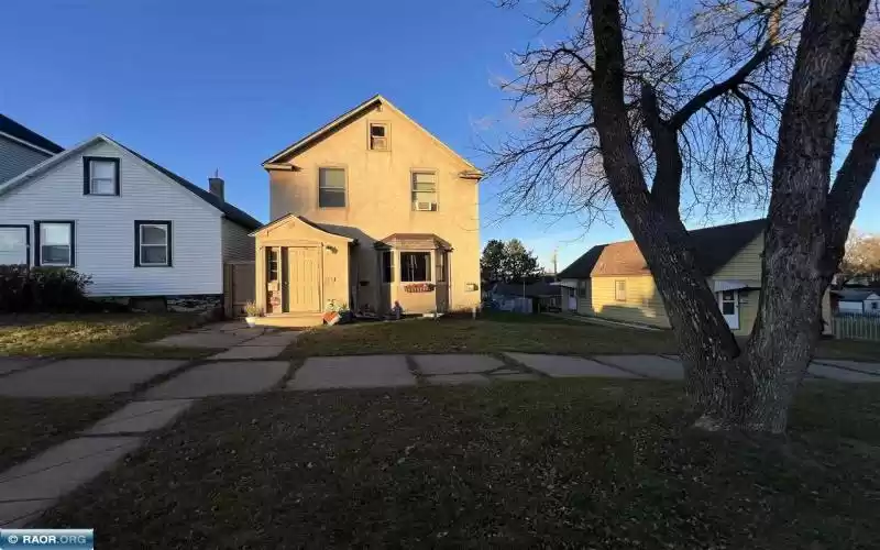 124 3rd Street, Chisholm, Minnesota 55719, 2 Bedrooms Bedrooms, ,2 BathroomsBathrooms,Residential,3rd Street,147718