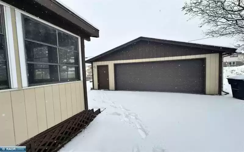 24 Knob Hill Dr, Virginia, Minnesota 55792, 3 Bedrooms Bedrooms, ,1.75 BathroomsBathrooms,Residential,Knob Hill Dr,147749