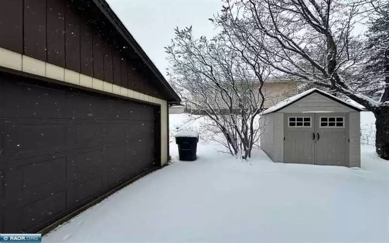 24 Knob Hill Dr, Virginia, Minnesota 55792, 3 Bedrooms Bedrooms, ,1.75 BathroomsBathrooms,Residential,Knob Hill Dr,147749