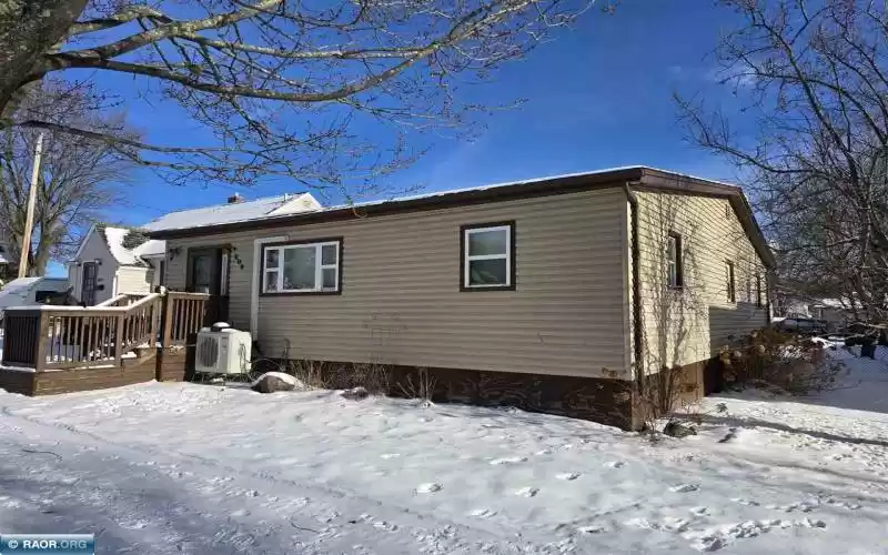 606 2nd Street, Nashwauk, Minnesota 55769, 3 Bedrooms Bedrooms, ,1 BathroomBathrooms,Residential,2nd Street,147779