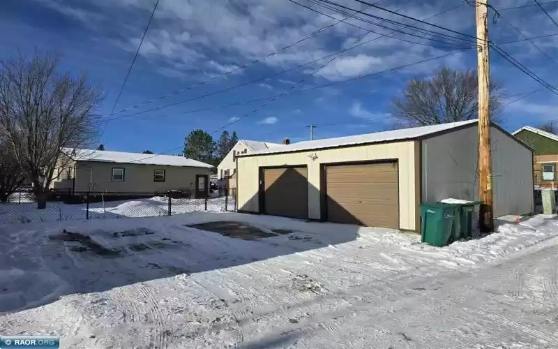 606 2nd Street, Nashwauk, Minnesota 55769, 3 Bedrooms Bedrooms, ,1 BathroomBathrooms,Residential,2nd Street,147779