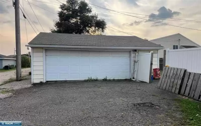 1004 10th St S, Virginia, Minnesota 55792, 3 Bedrooms Bedrooms, ,2 BathroomsBathrooms,Residential,10th St S,147252